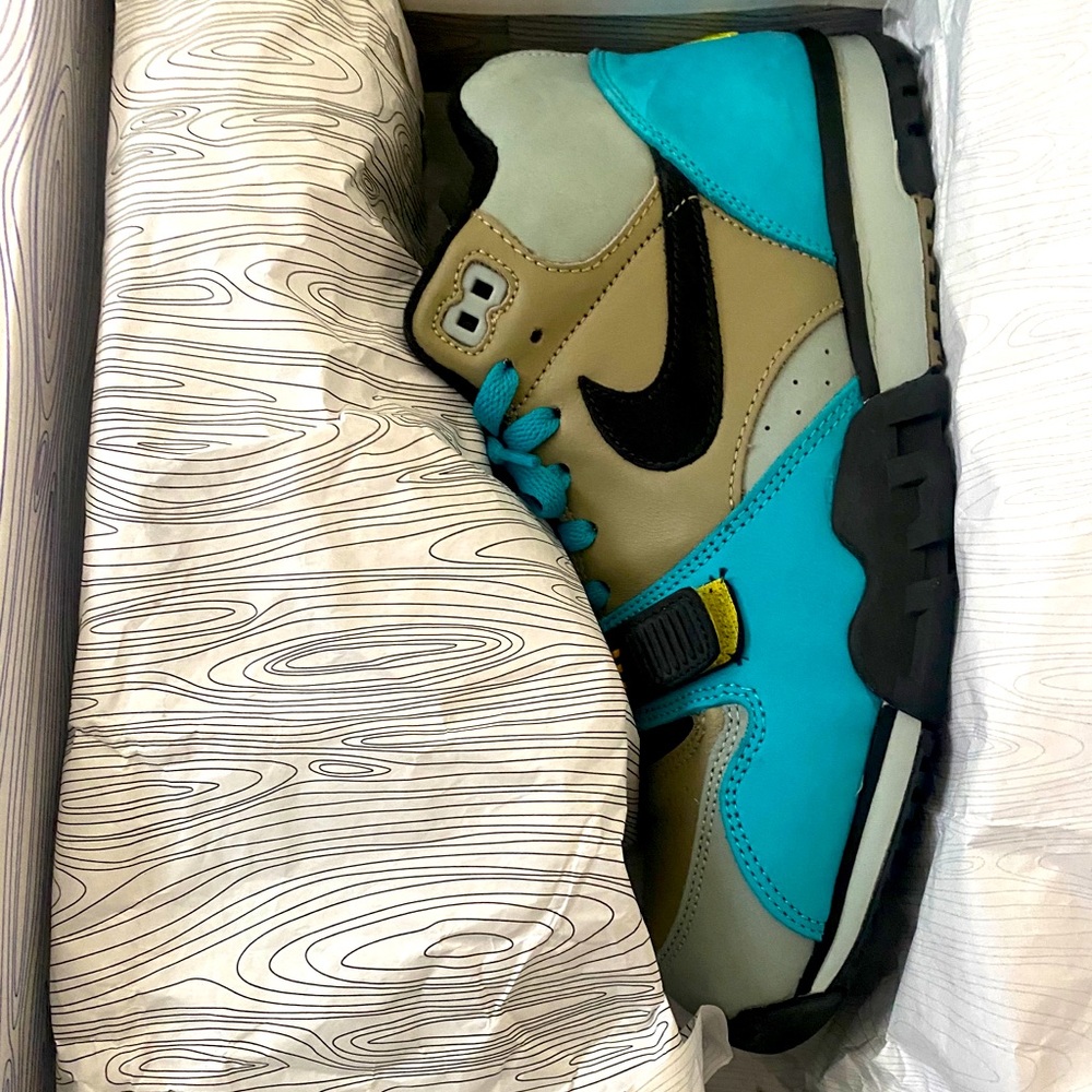 2006 NIKE SB AIR TRAINER - Mens 9.5 - Wmns 11